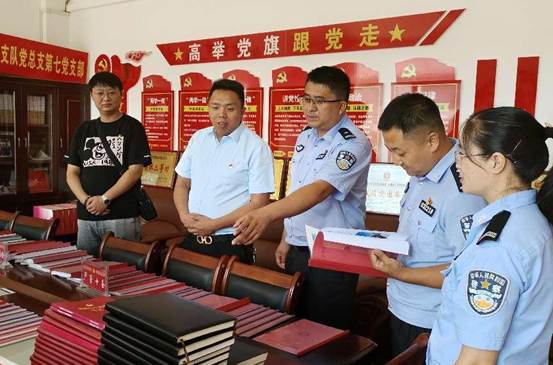 说明: 5aacfc4ff7cf3245589f358b38552ac